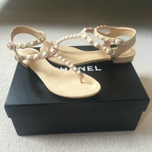 Chanel Pearl Flat Sandals - Cream